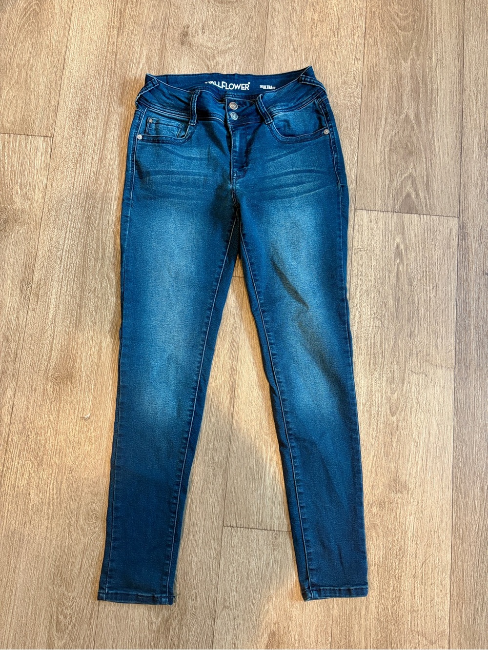 Wallflower Dark Wash Skinny Jeans